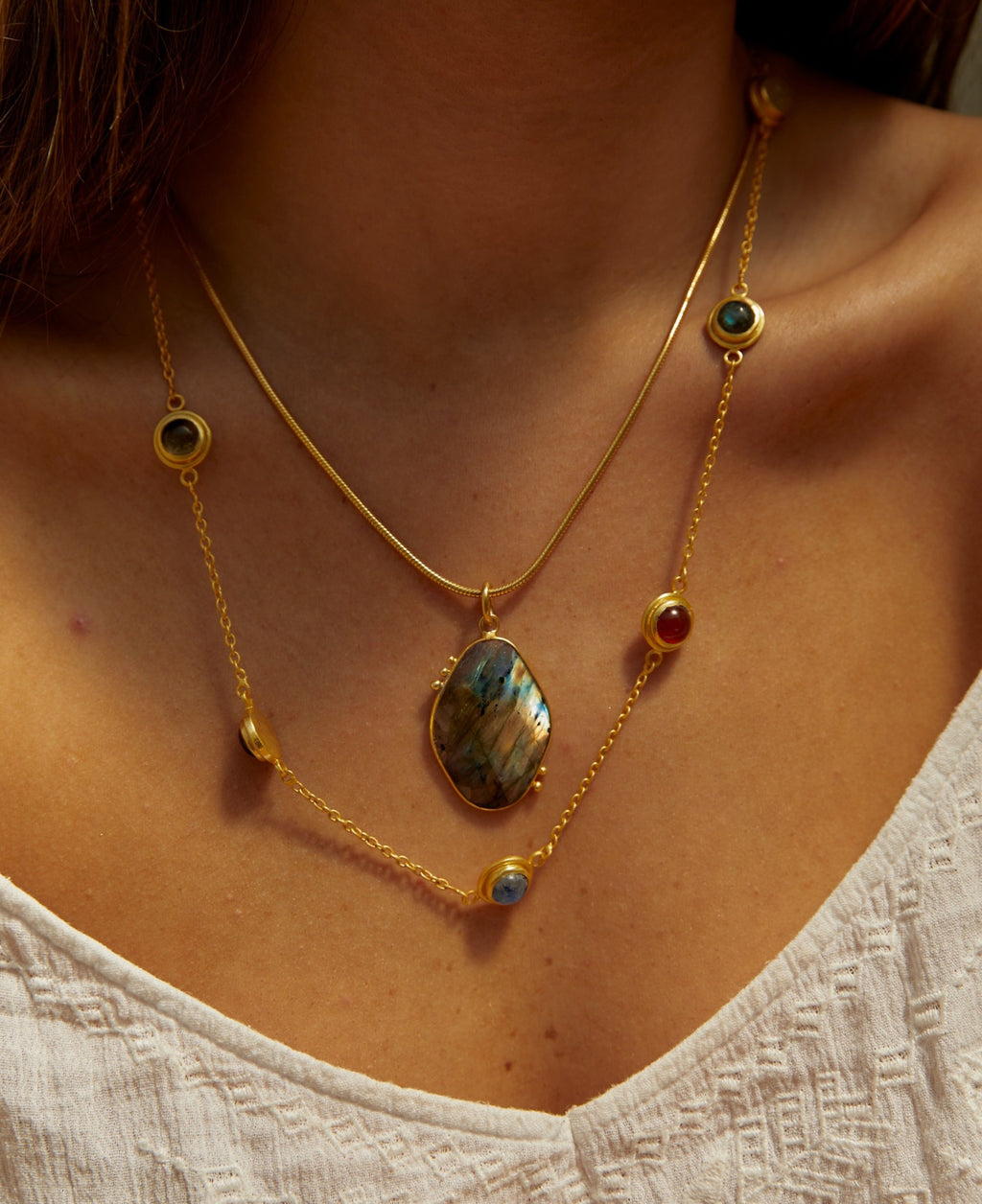 AMAZONIA ORGANICA LABRADORITE PENDANT
